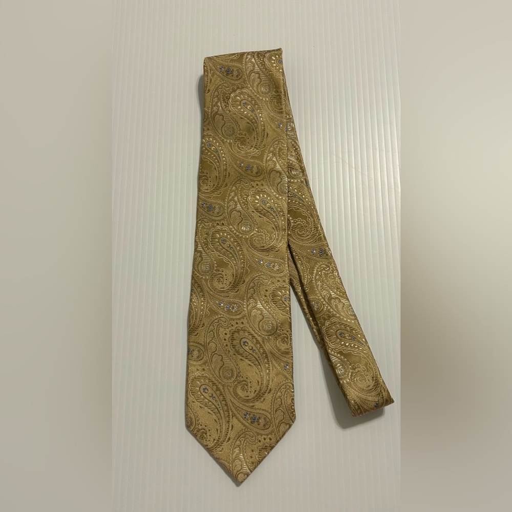 Racing Green British Brand Made In Italy Pure Silk Paisley 60 Inch Tie